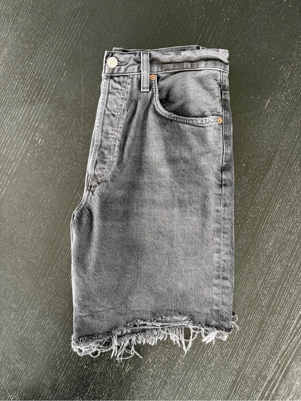 Agolde Indra Long Shorts in Bounce